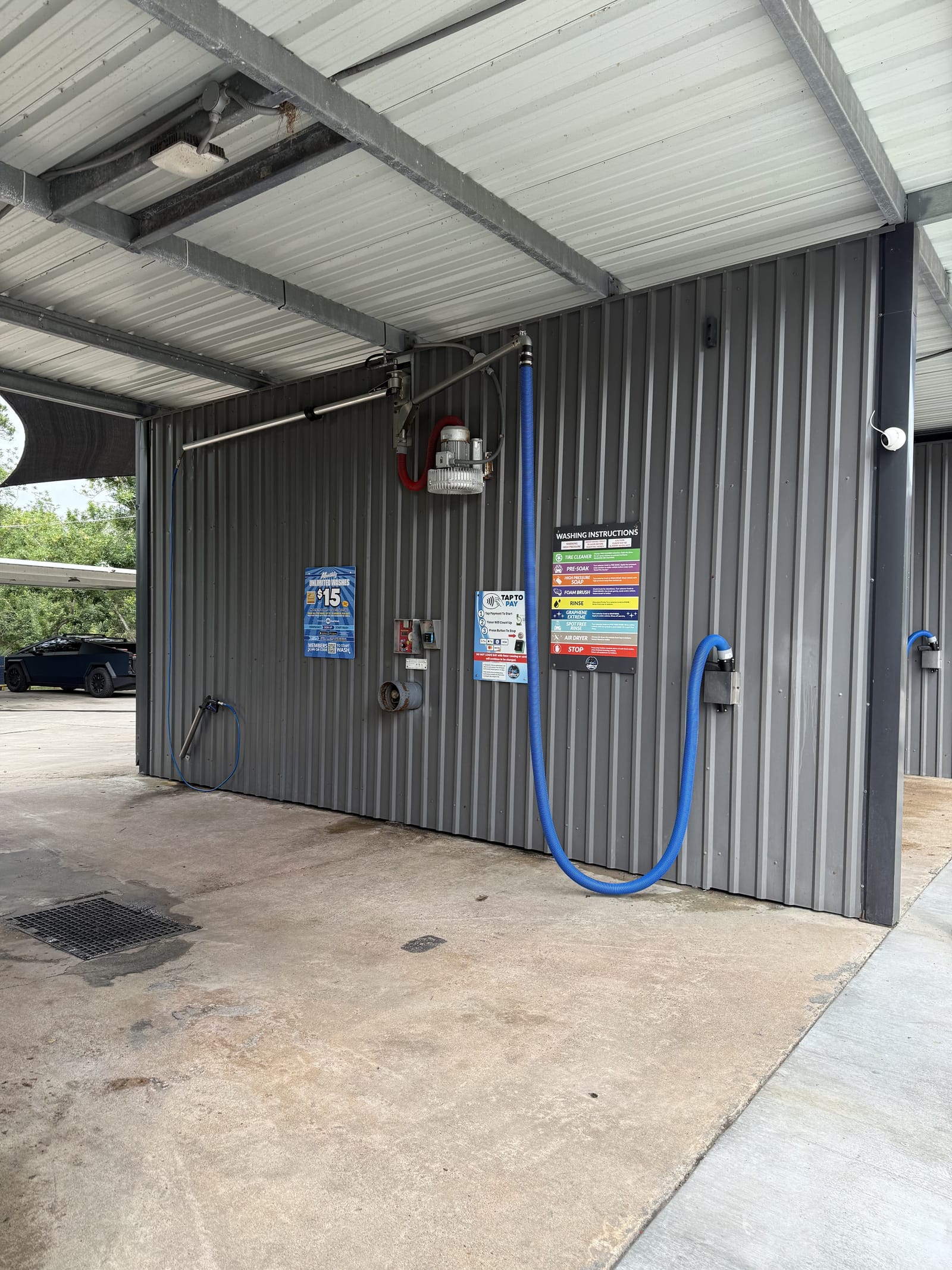 Another self-serve wash bay at Gilbert's Car Wash Dickinson.